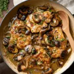 Skillet Chicken and Mushroom Wine Sauce